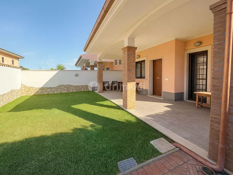 Immagine 4 di Casa bifamiliare in vendita  in Via Casal di Claudia 84 a Anzio