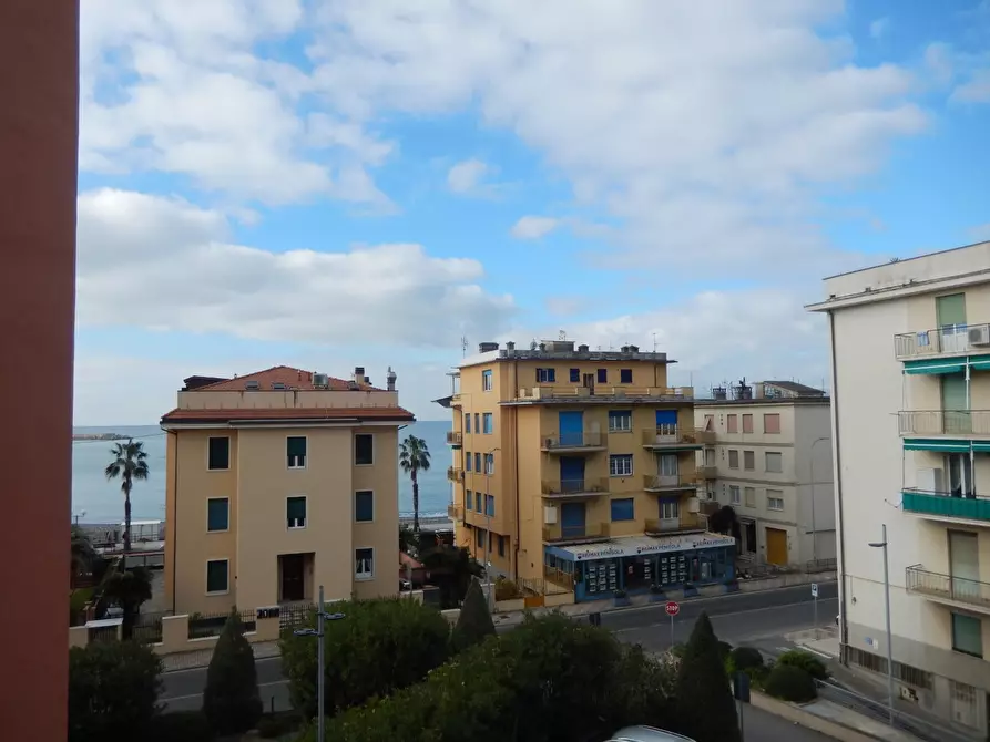 Immagine 8 di Trilocale in vendita  a Sestri Levante