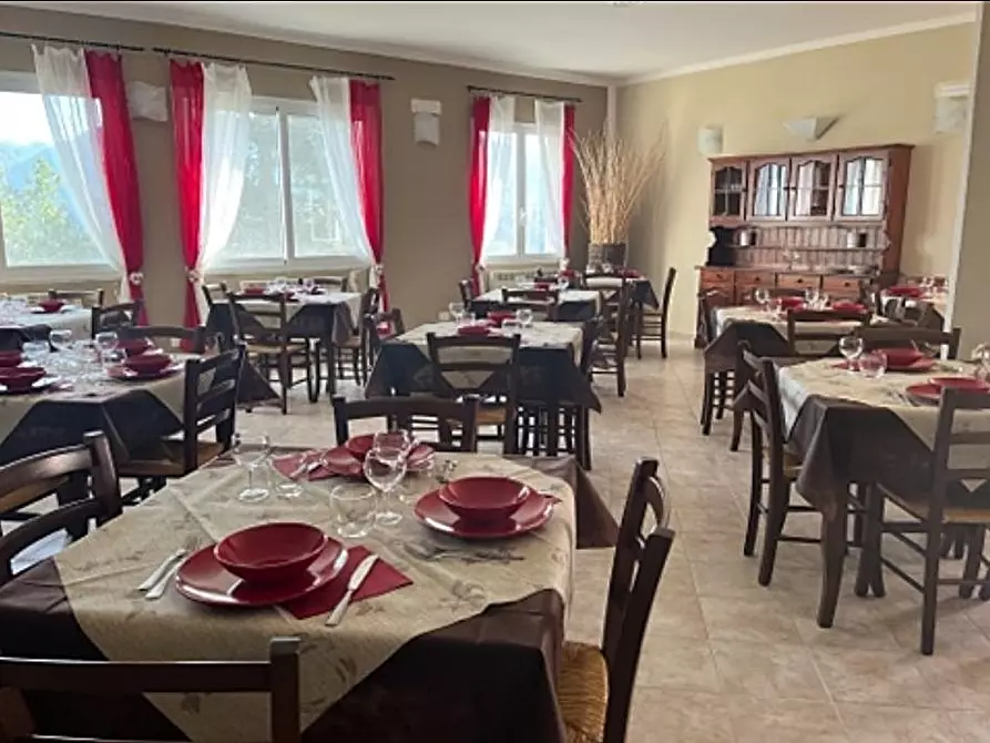 Immagine 4 di Albergo/B&B/Residence in vendita  in Via Giacomo Leopardi 10 a Carro