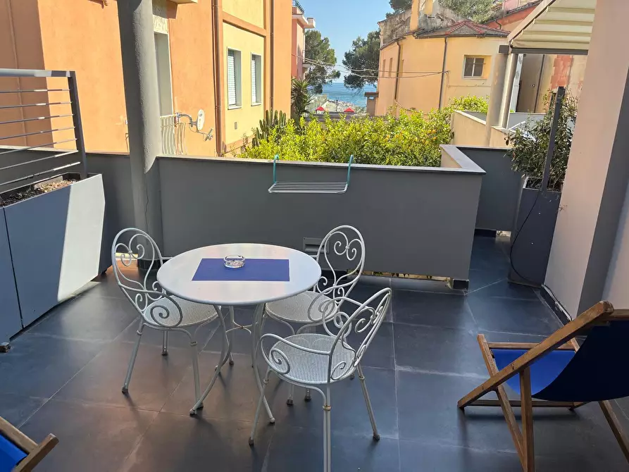 Immagine 13 di Affittacamere in vendita  in Via Padre Semeria 9 a Monterosso Al Mare