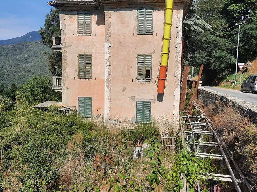 Immagine 21 di Villa in vendita  in Via San Nicolao 6 a Castiglione Chiavarese