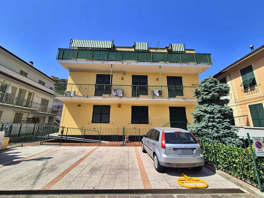 Immagine 1 di Trilocale in vendita  in Via V. Annuti 108 a Casarza Ligure