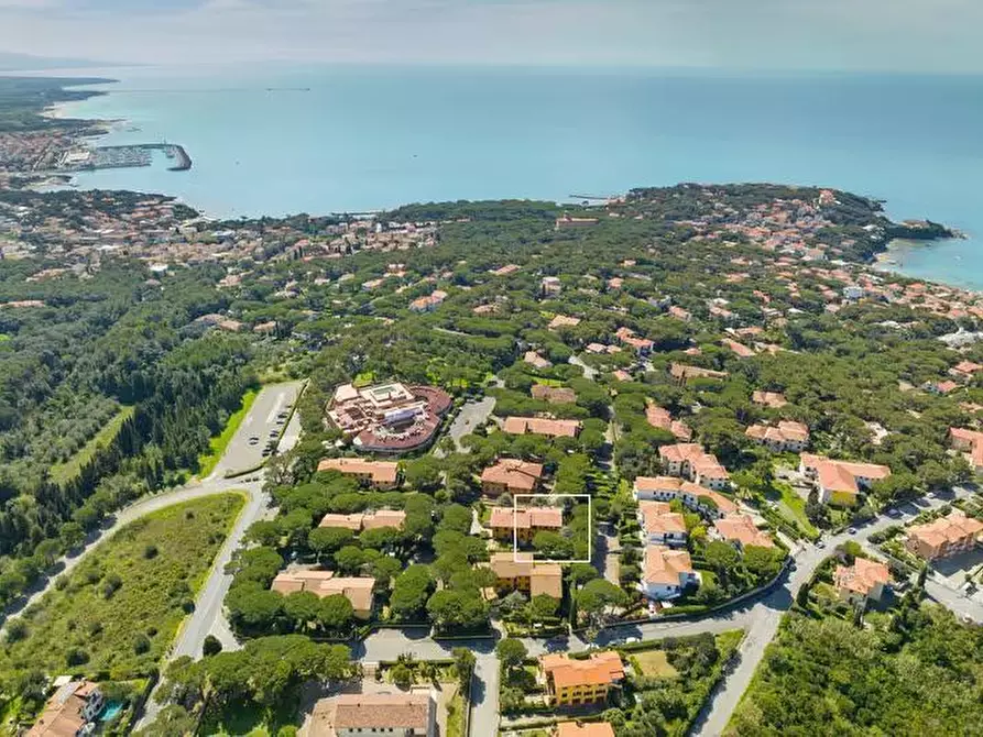 Immagine 40 di Trilocale in vendita  a Rosignano Marittimo