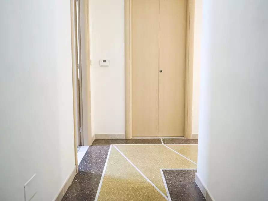 Immagine 20 di Pentalocale in vendita  a Livorno