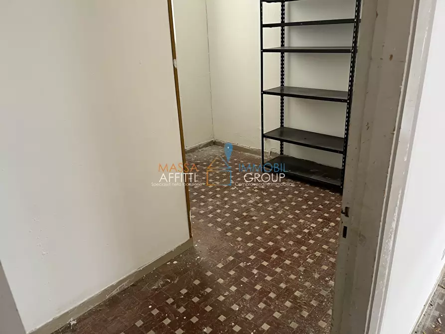 Immagine 6 di Locale commerciale in affitto  in Via G. B. Giorgini 3 a Massa