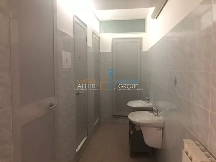 Immagine 5 di Ufficio in affitto  in Via Democrazia 3 a Massa