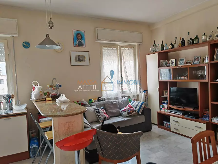 Immagine 4 di Quadrilocale in vendita  in Via Democrazia 21b a Massa