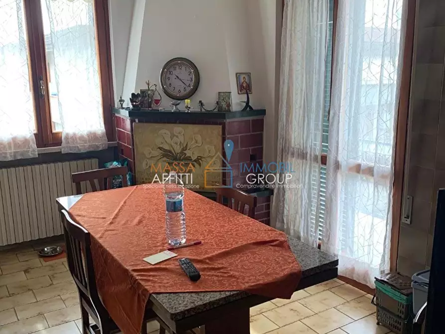 Immagine 3 di Appartamento in vendita  in Viale Stazione 61 a Massa