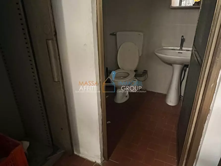 Immagine 13 di Laboratorio in affitto  in Via del Papino 15 a Massa