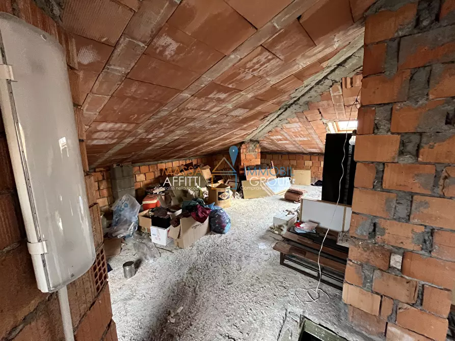 Immagine 33 di Terratetto in vendita  a Massa