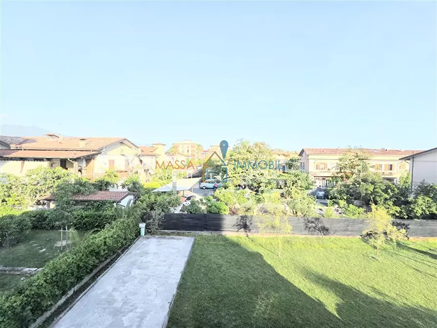 Immagine 5 di Pentalocale in vendita  in Via Bagnone 17 a Massa