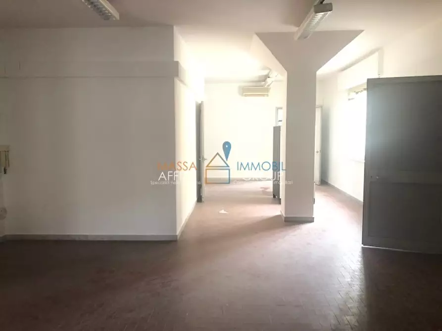 Immagine 6 di Ufficio in affitto  in Via Democrazia 3 a Massa