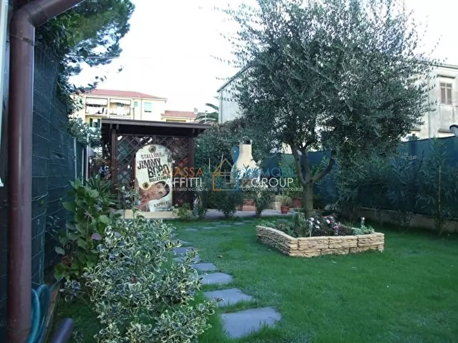 Immagine 28 di Villetta a schiera in vendita  in Via Canaletto 19 a Massa