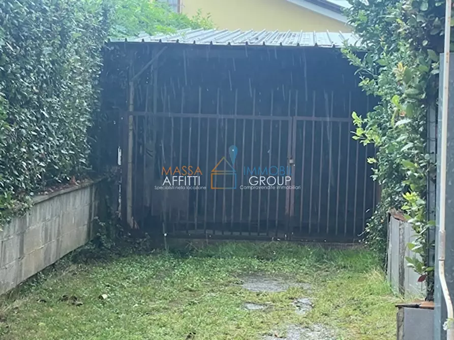 Immagine 37 di Porzione di casa in vendita  in Via Celia 1 a Massa