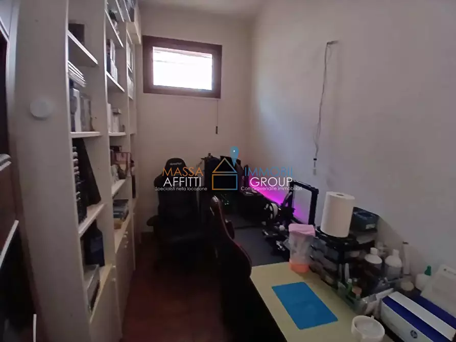 Immagine 10 di Casa indipendente in vendita  in Viale Stazione 45 a Massa