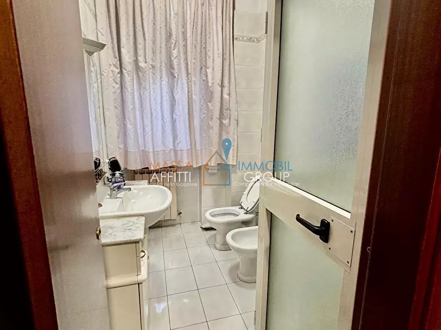 Immagine 10 di Quadrilocale in vendita  in Via G. Carducci 26 a Massa