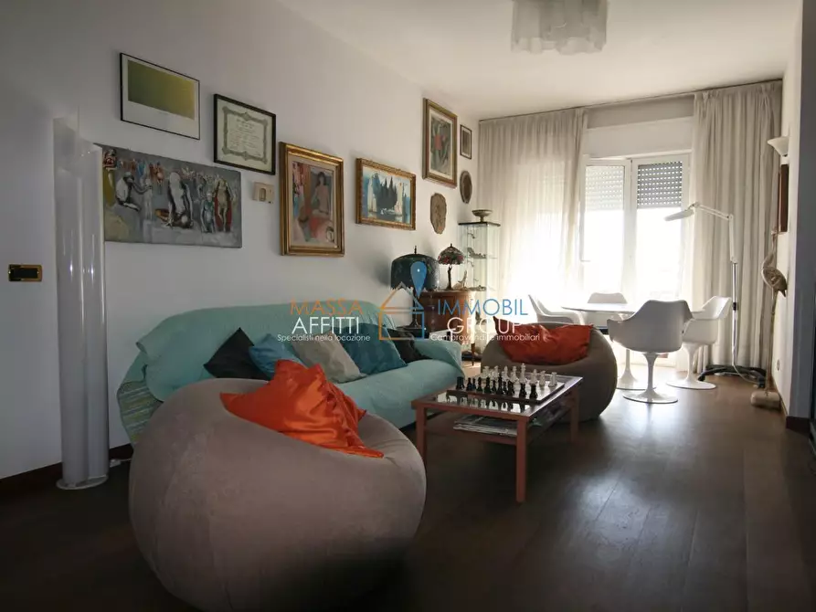 Immagine 1 di Pentalocale in vendita  in Via dei Mille 59 a Carrara