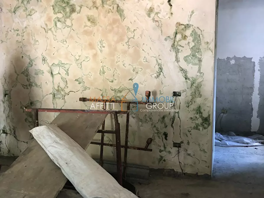 Immagine 4 di Villetta a schiera in vendita  in Via della Posta 43 a Massa