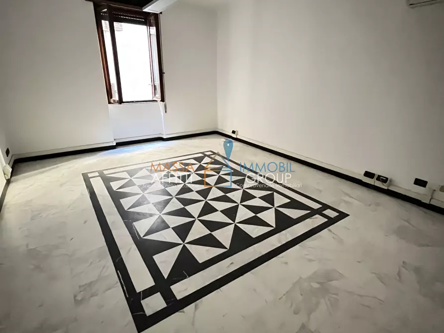 Immagine 18 di Ufficio in affitto  in Via Cavour 58 a Massa