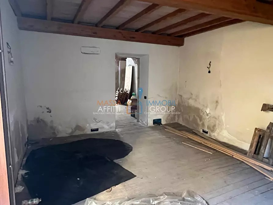 Immagine 9 di Magazzino in vendita  in Via Gino Menconi 23BIS a Carrara