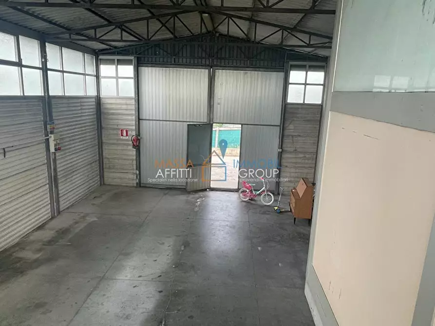 Immagine 2 di Attività artigianale in affitto  in Viale della Repubblica 35 a Massa