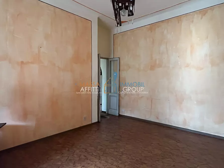 Immagine 13 di Pentalocale in vendita  in Via Benedetto Croce 11 a Massa