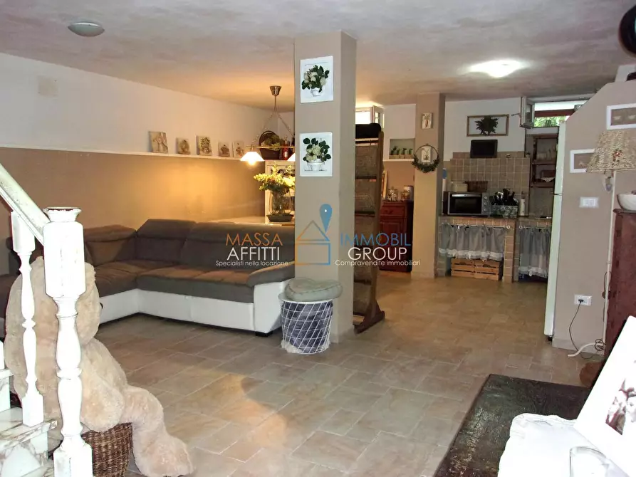 Immagine 25 di Pentalocale in vendita  in via rinchiostra a Massa