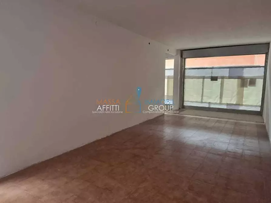 Immagine 3 di Locale commerciale in affitto  in Via Plebiscito 8/A a Carrara