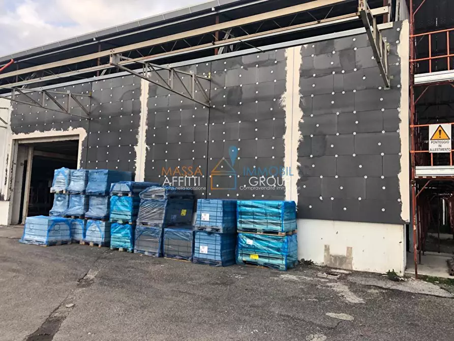 Immagine 7 di Attività artigianale in affitto  in Via Argine Destro Carrione 29 a Carrara