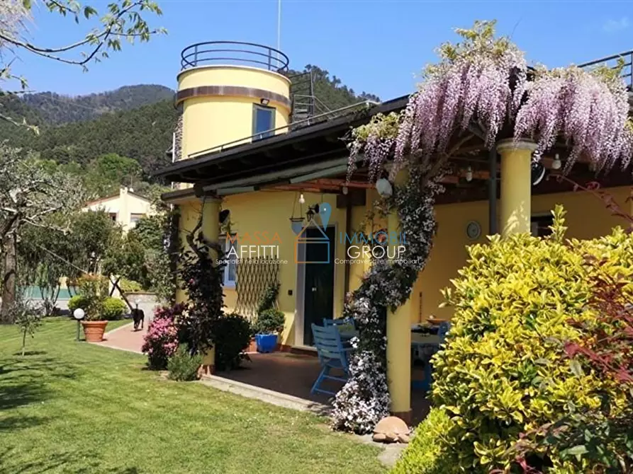 Immagine 45 di Villa in vendita  in Via Capannaccia a Montignoso