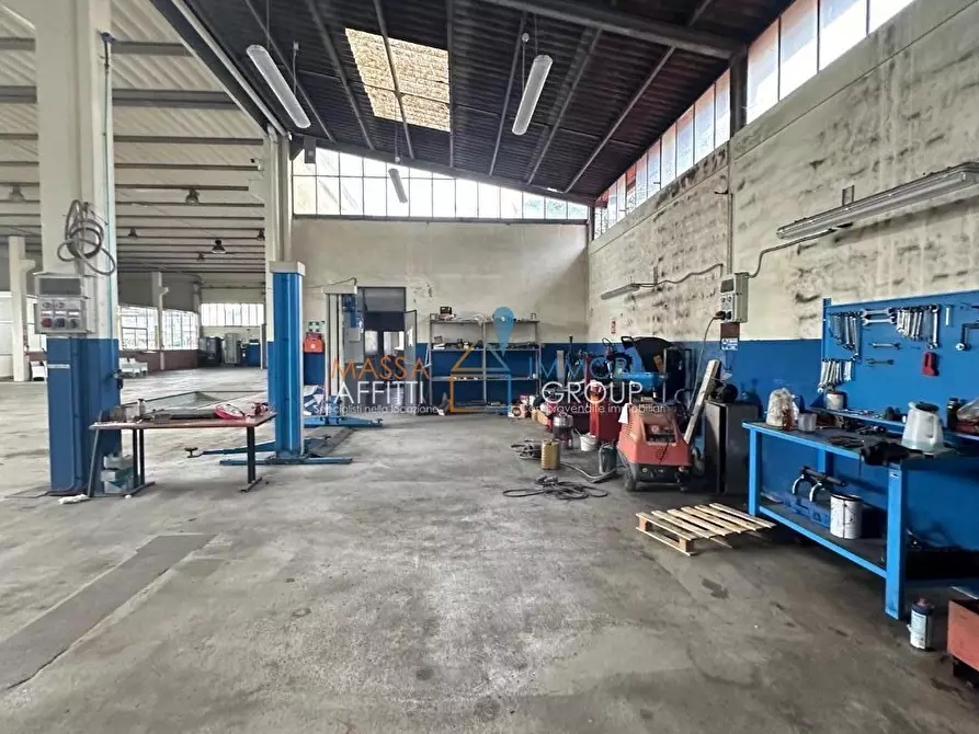 Immagine 5 di Attività artigianale in vendita  in Via Acquale 25 a Massa