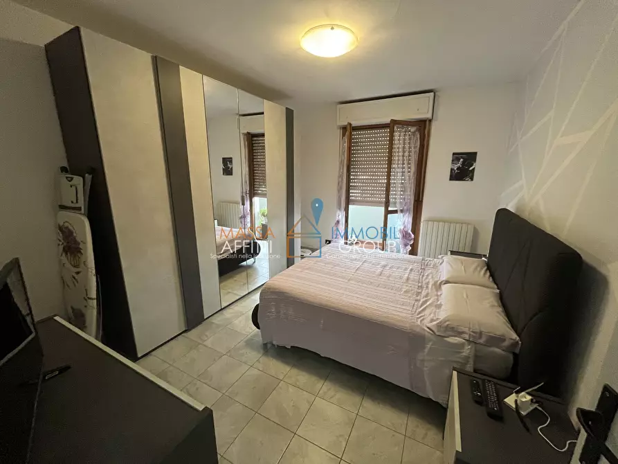 Immagine 16 di Pentalocale in vendita  in Via Manara Valgimigli 9 a Massa