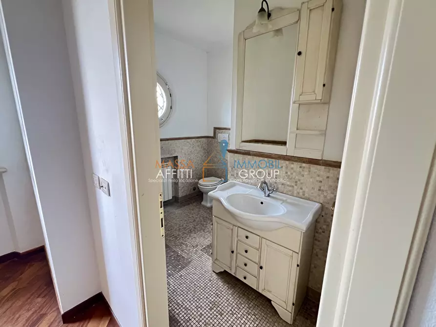 Immagine 43 di Villetta a schiera in vendita  in Via Michelangelo Buonarroti 134 a Forte Dei Marmi