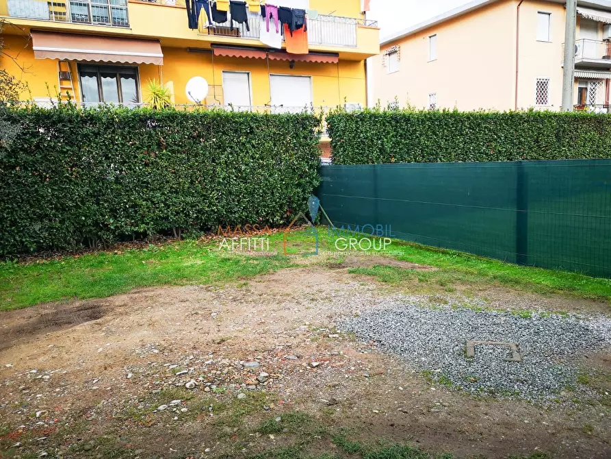 Immagine 29 di Quadrilocale in vendita  in Via Marina Vecchia 388 a Massa