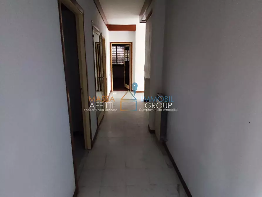 Immagine 8 di Pentalocale in vendita  in Via Democrazia 379 a Massa