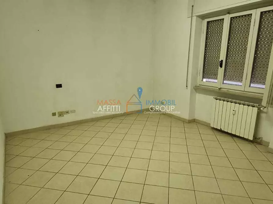 Immagine 9 di Pentalocale in vendita  in Viale Eugenio Chiesa 60 a Massa