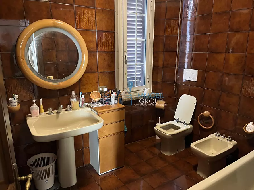 Immagine 12 di Pentalocale in vendita  in Via Solferino 11A a Carrara