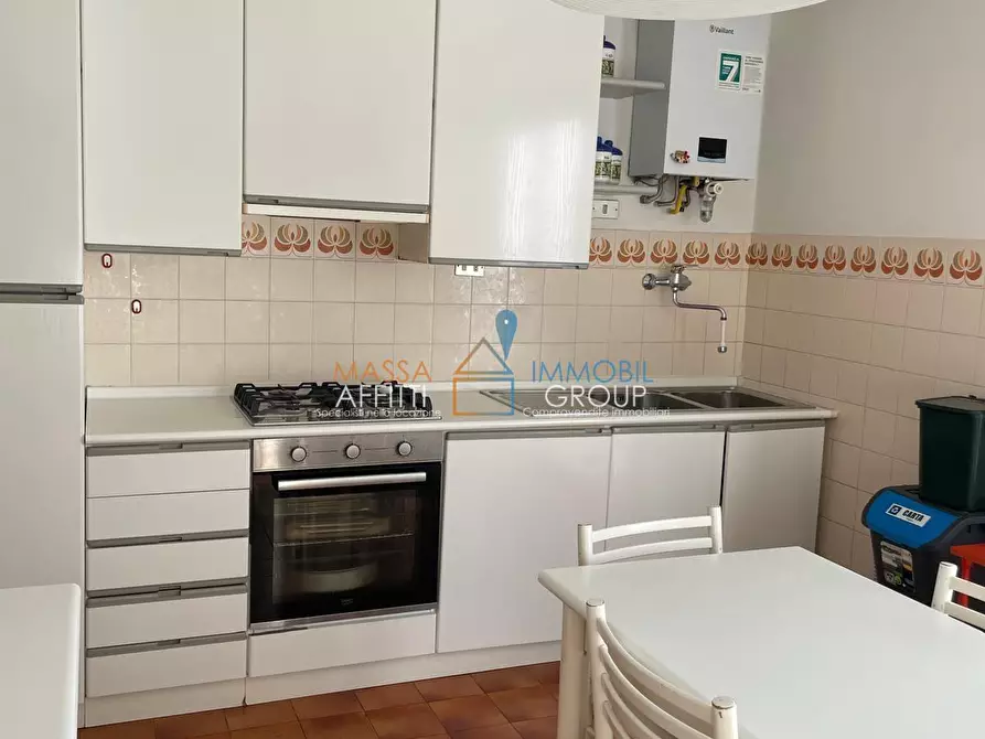 Immagine 4 di Pentalocale in vendita  in Via Don Giovanni Minzoni 7 a Carrara