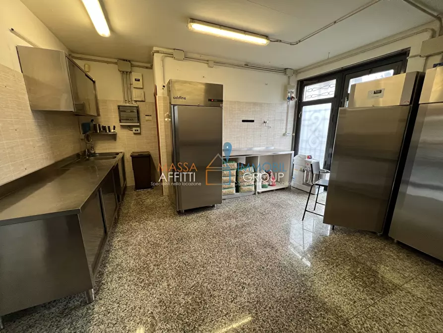 Immagine 15 di Pizzeria / Pub in vendita  in Via degli Oliveti 12 a Massa