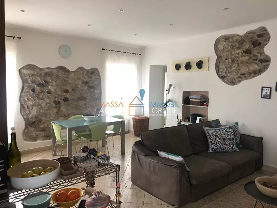 Immagine 1 di Porzione di casa in vendita  in Via dei Campi 21 a Carrara