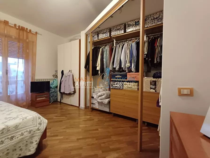 Immagine 3 di Pentalocale in vendita  in Viale Eugenio Chiesa 15 a Massa