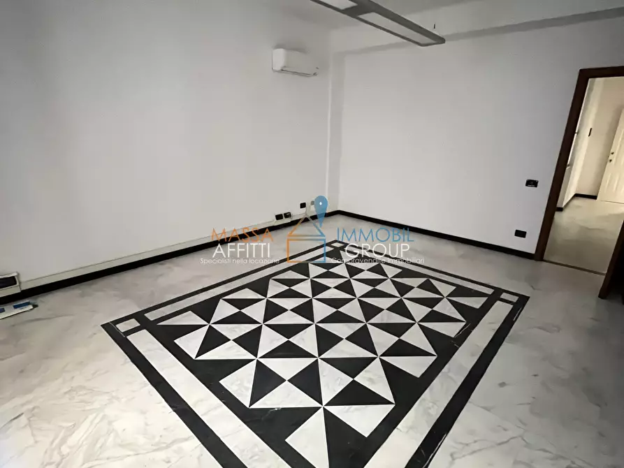 Immagine 17 di Ufficio in affitto  in Via Cavour 58 a Massa