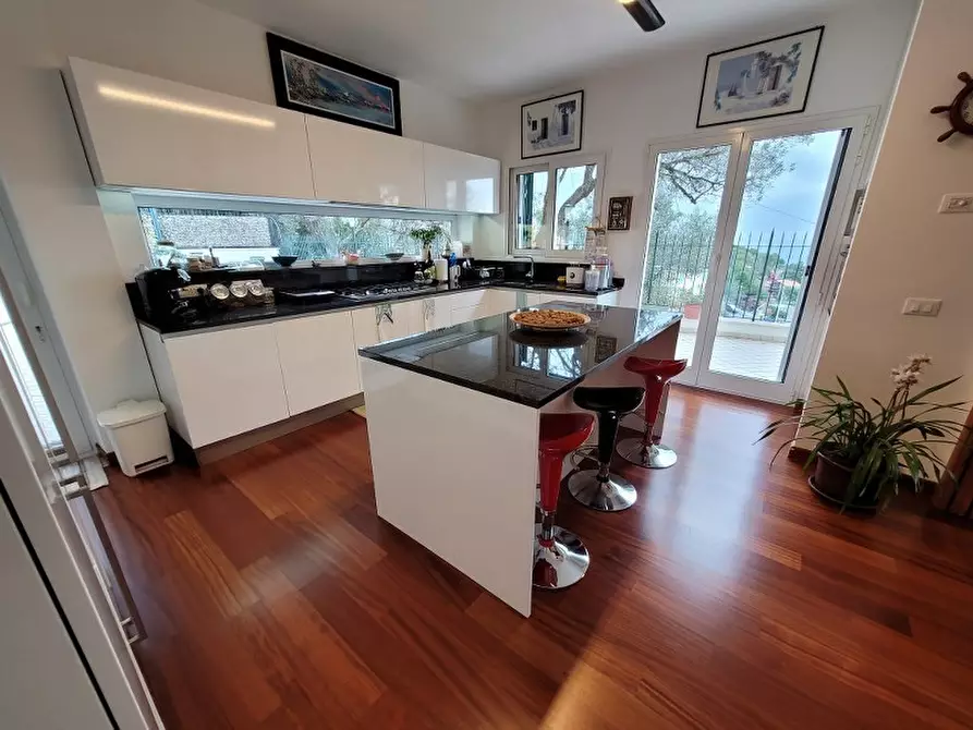 Immagine 34 di Villa in vendita  in via Neghelli 145 a Alassio