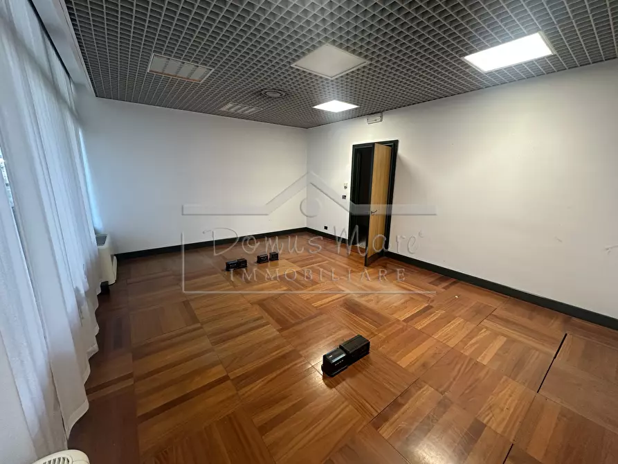 Immagine 1 di Ufficio in affitto  in via bartolomeo guidobono 137 r a Savona