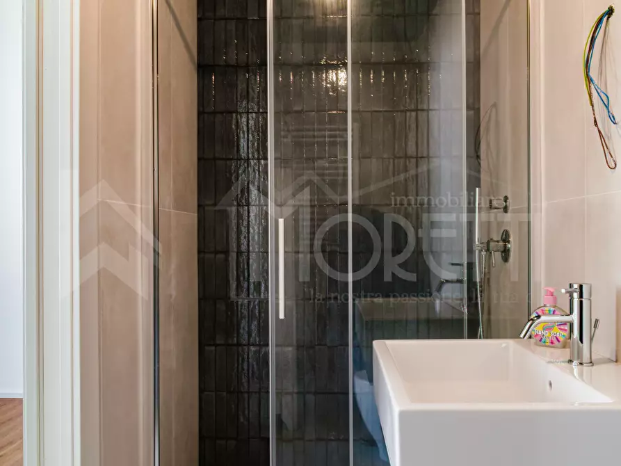 Immagine 56 di Pentalocale in vendita  in Via Costanzo Ebat a Livorno