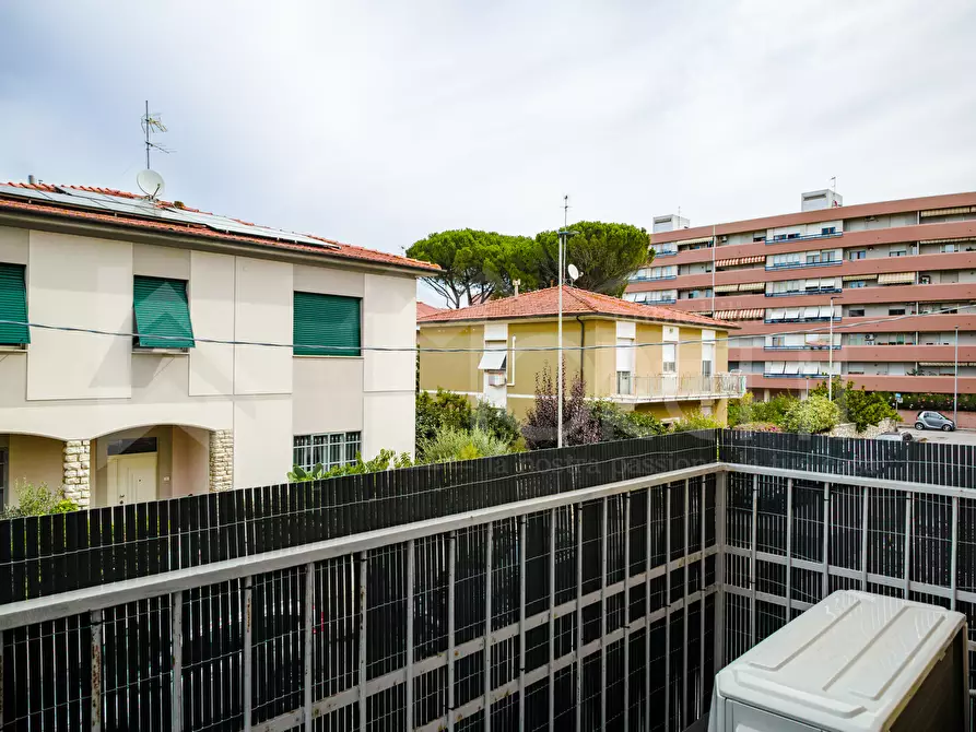 Immagine 29 di Pentalocale in vendita  in Via dell'Alloro a Livorno