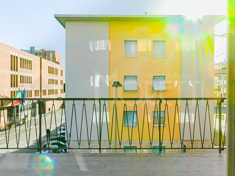 Immagine 9 di Pentalocale in vendita  in Viale Fabbricotti a Livorno