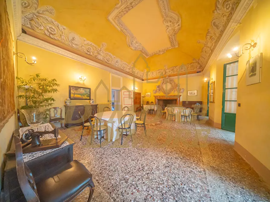 Immagine 32 di Villa in vendita  a Varese