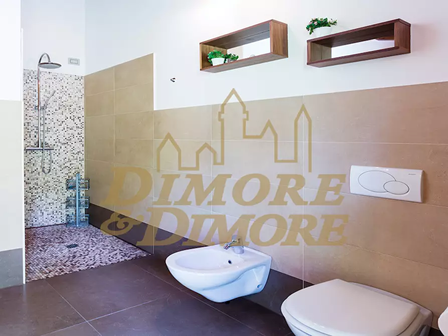 Immagine 12 di Villetta a schiera in vendita  a Luino