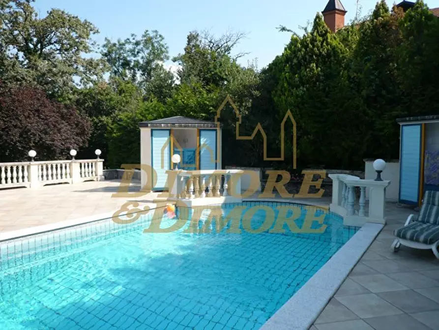 Immagine 30 di Villa in vendita  in Via Ciro Menotti 3 a Luino
